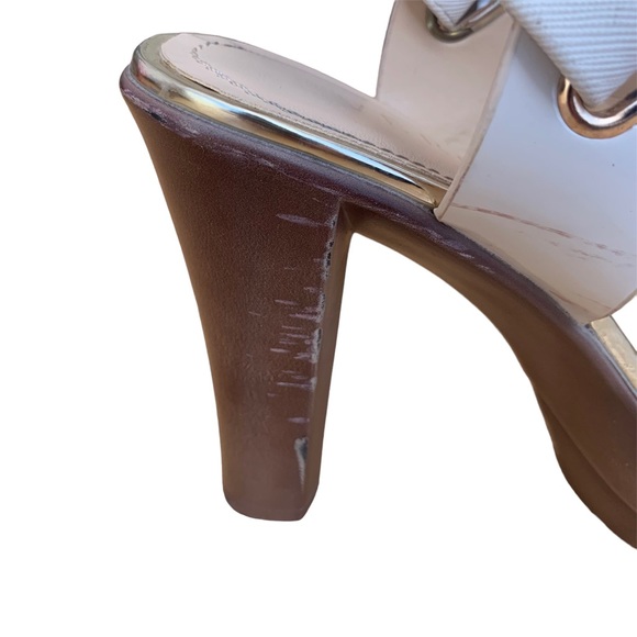 Everbest White Tall Platform Buckle Heel Sandals, Size 5 - Picture 3 of 3